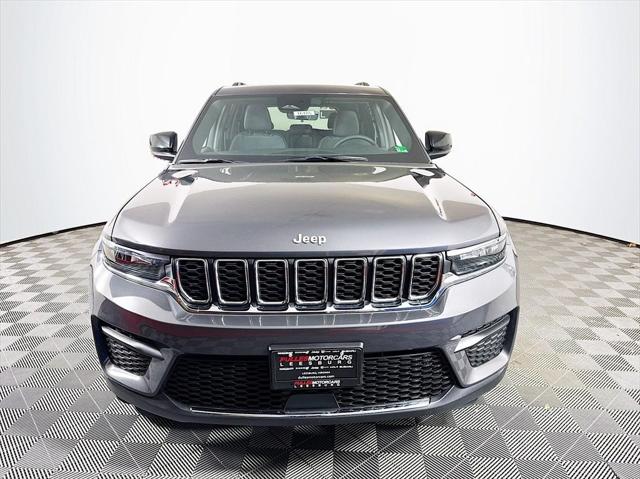 2025 Jeep Grand Cherokee GRAND CHEROKEE LAREDO X 4X4