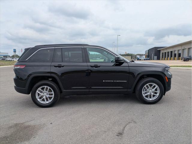 2025 Jeep Grand Cherokee GRAND CHEROKEE LAREDO X 4X2