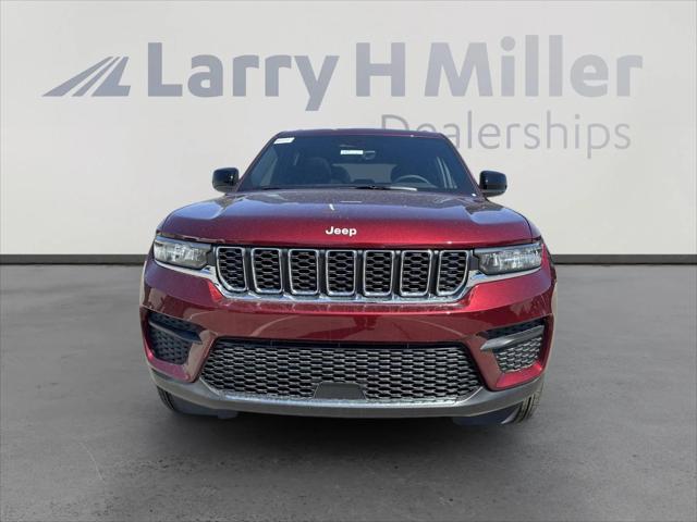 2025 Jeep Grand Cherokee GRAND CHEROKEE LAREDO X 4X4