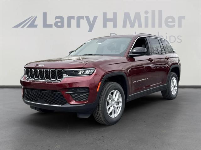2025 Jeep Grand Cherokee GRAND CHEROKEE LAREDO X 4X4