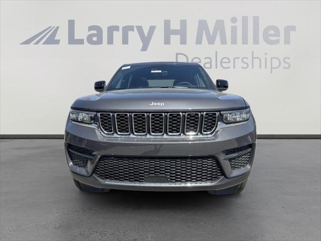2025 Jeep Grand Cherokee GRAND CHEROKEE LAREDO X 4X4