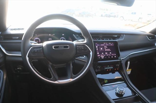 2025 Jeep Grand Cherokee GRAND CHEROKEE LAREDO X 4X4