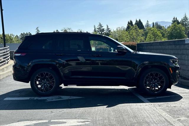 2025 Jeep Grand Cherokee GRAND CHEROKEE SUMMIT RESERVE 4X4