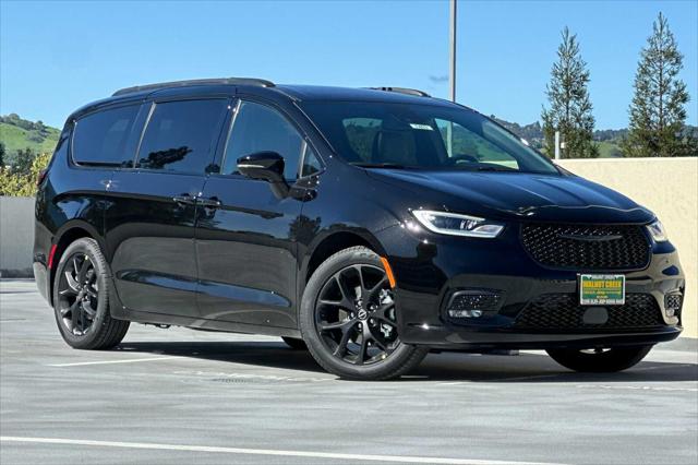 2025 Chrysler Pacifica PACIFICA LIMITED