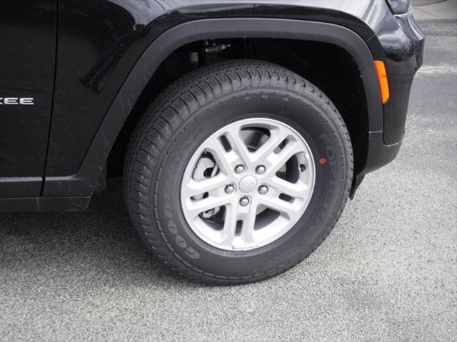 2025 Jeep Grand Cherokee GRAND CHEROKEE LAREDO 4X4