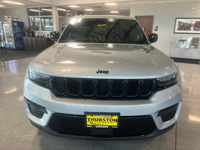 2025 Jeep Grand Cherokee GRAND CHEROKEE ALTITUDE 4X4