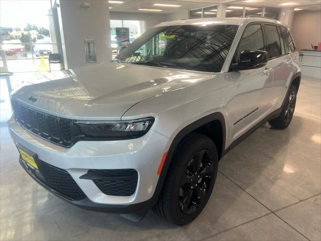 2025 Jeep Grand Cherokee GRAND CHEROKEE ALTITUDE 4X4