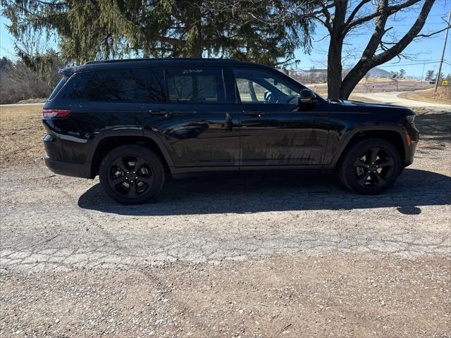 2022 Jeep Grand Cherokee L Altitude 4x4