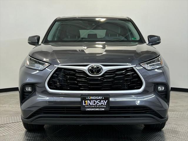 2022 Toyota Highlander LE