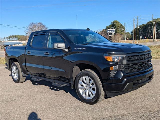 2023 Chevrolet Silverado 1500 4WD Crew Cab Short Bed Custom