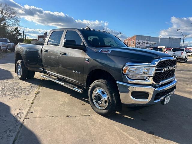 2022 RAM 3500 Tradesman Crew Cab 4x4 8 Box 2022 RAM 3500 Tradesman Crew Cab 4x4 8 Box