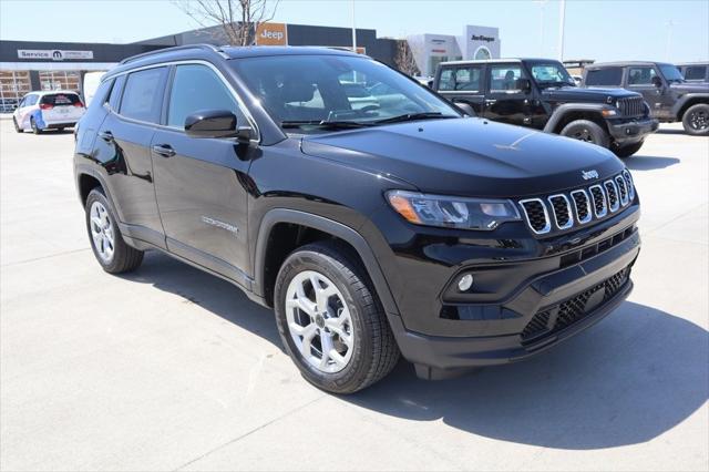 2025 Jeep Compass COMPASS LATITUDE 4X4