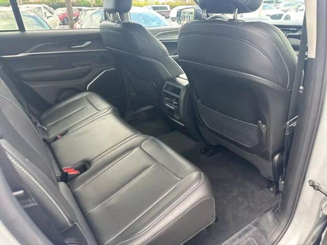 2023 Jeep Grand Cherokee Base