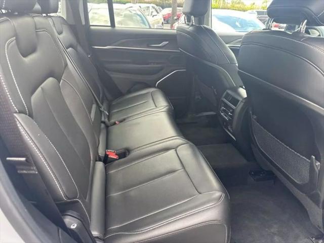 2023 Jeep Grand Cherokee Base