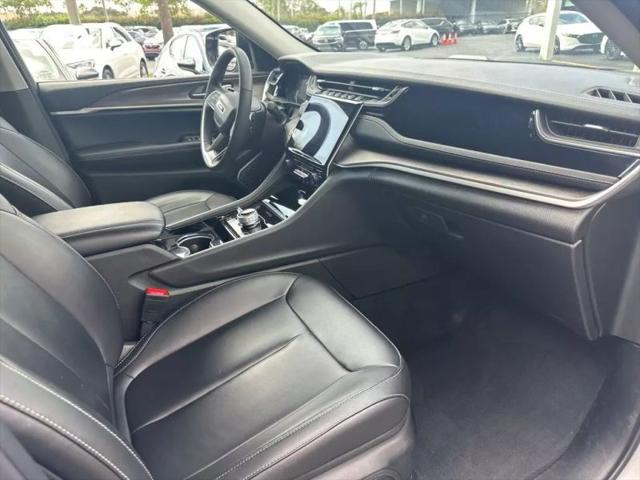 2023 Jeep Grand Cherokee Base