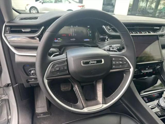 2023 Jeep Grand Cherokee Base
