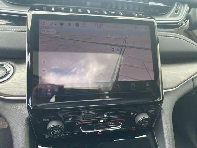 2023 Jeep Grand Cherokee Base