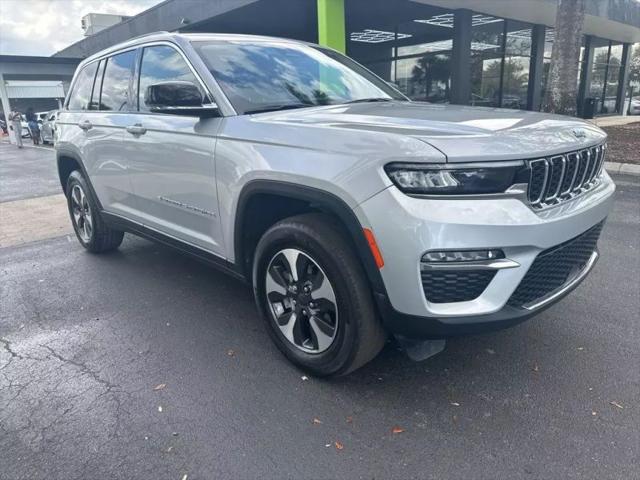 2023 Jeep Grand Cherokee Base