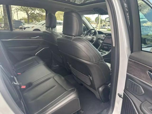 2023 Jeep Grand Cherokee Base