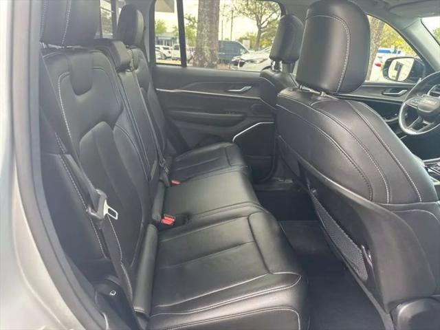 2023 Jeep Grand Cherokee Base