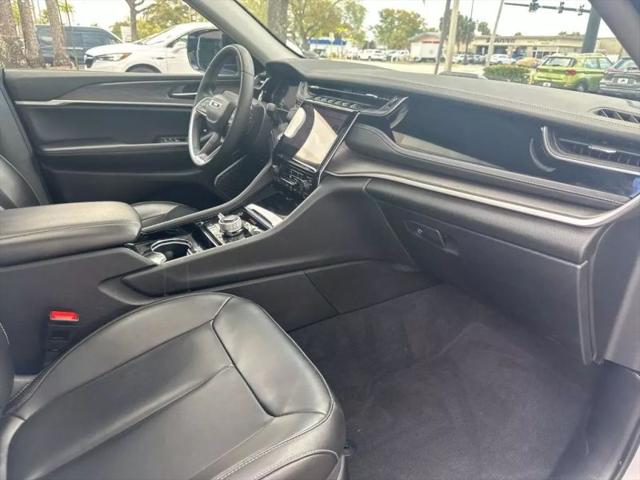 2023 Jeep Grand Cherokee Base