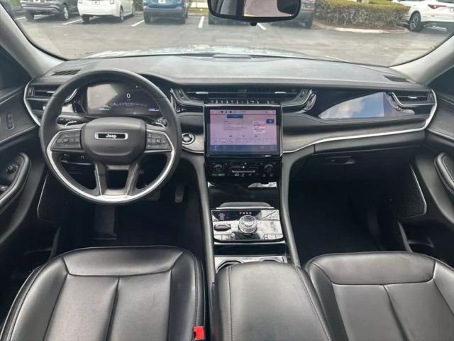 2023 Jeep Grand Cherokee Base