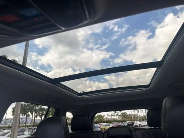 2023 Jeep Grand Cherokee Base