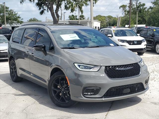 2025 Chrysler Pacifica PACIFICA LIMITED