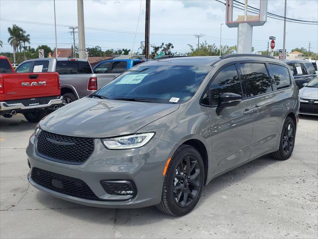 2025 Chrysler Pacifica PACIFICA LIMITED