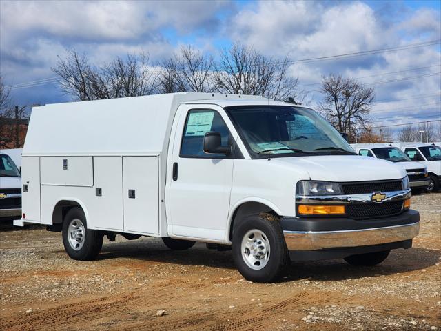 2025 Chevrolet Express Cutaway Work Van
