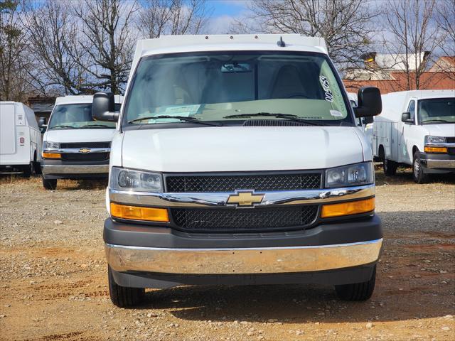 2025 Chevrolet Express Cutaway Work Van