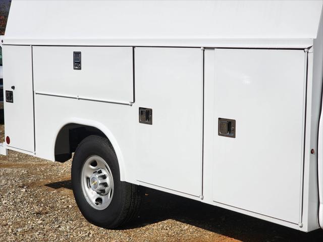 2025 Chevrolet Express Cutaway Work Van