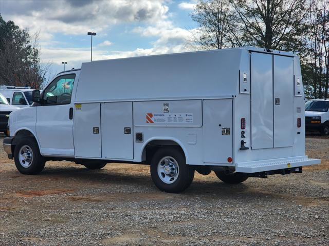 2025 Chevrolet Express Cutaway Work Van