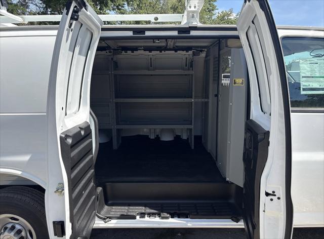 2025 Chevrolet Express Cargo Van RWD 2500 Regular Wheelbase WT