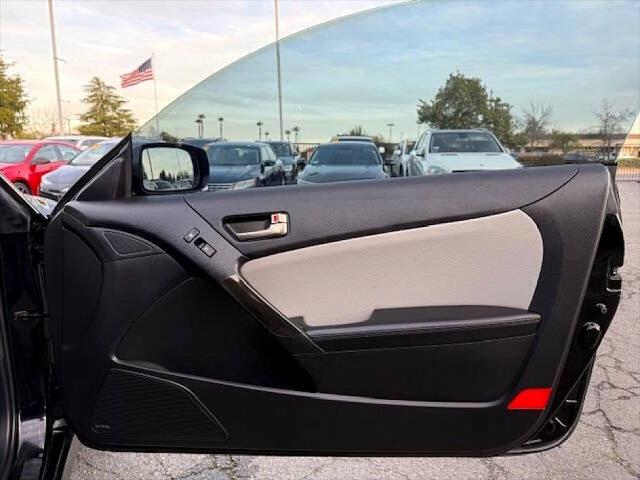 2014 Hyundai Genesis Coupe 2.0T Premium