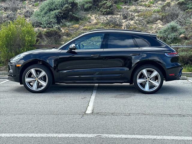 2025 Porsche Macan Unknown