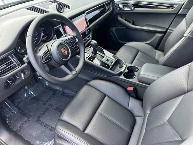 2025 Porsche Macan Unknown