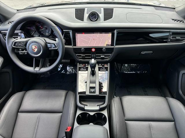 2025 Porsche Macan Unknown