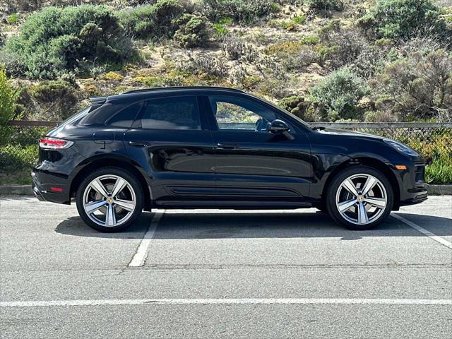 2025 Porsche Macan Unknown