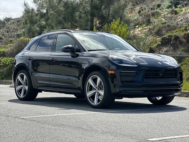 2025 Porsche Macan Unknown