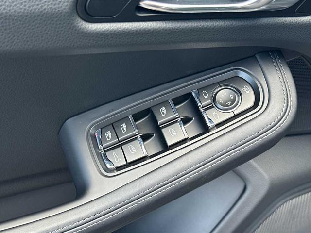 2025 Porsche Macan Unknown