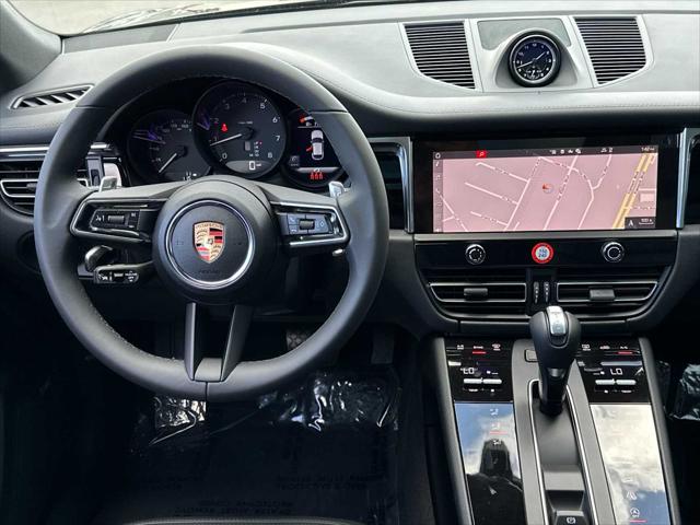 2025 Porsche Macan Unknown