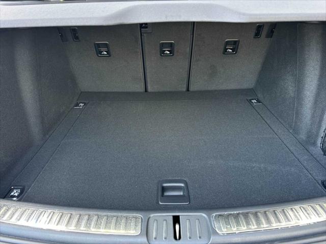 2025 Porsche Macan Unknown
