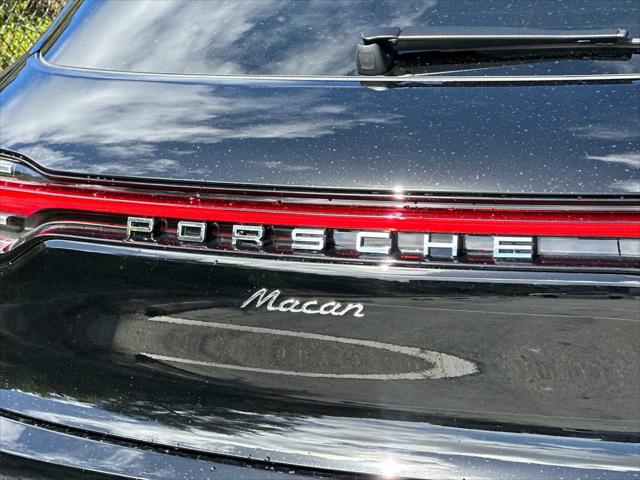2025 Porsche Macan Unknown