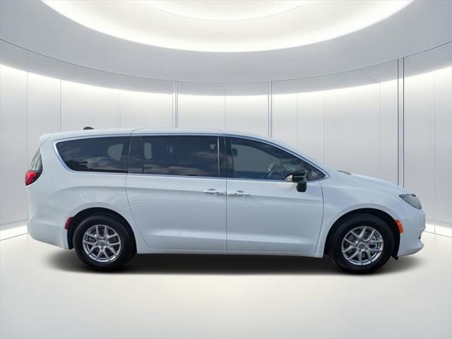 2025 Chrysler Voyager VOYAGER