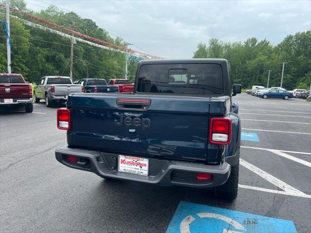 2025 Jeep Gladiator GLADIATOR NIGHTHAWK 4X4 2025 Jeep Gladiator GLADIATOR NIGHTHAWK 4X4