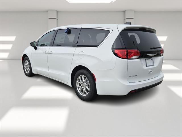 2025 Chrysler Voyager VOYAGER LX