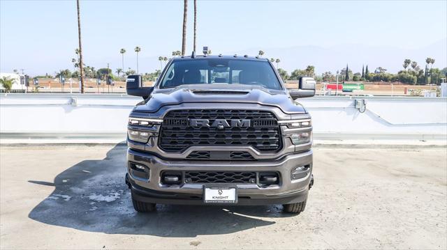 2025 RAM Ram 3500 RAM 3500 LIMITED CREW CAB 4X4 8 BOX
