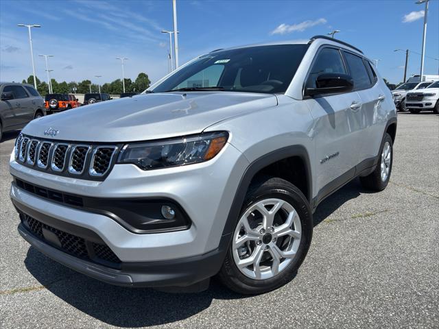 2025 Jeep Compass COMPASS LATITUDE 4X4