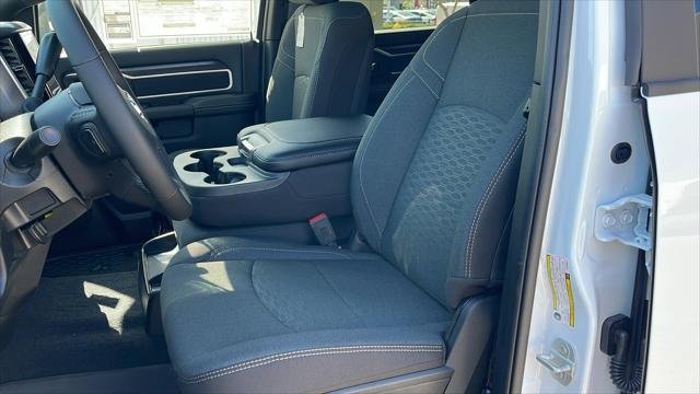 2025 RAM Ram 2500 RAM 2500 BIG HORN CREW CAB 4X2 64 BOX